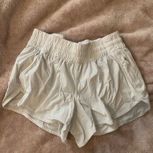LULULEMON white track that 3” shorts - size 8